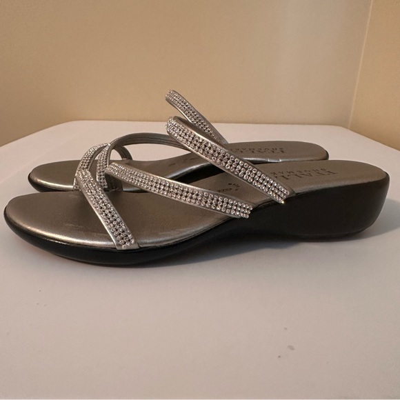 NEW Silver Rhinestone Slip-On Sandals Women’s Size 6.5 - Picture 5 of 6